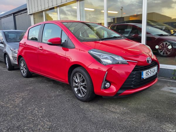 Toyota Yaris Hatchback, Petrol, 2019, Red