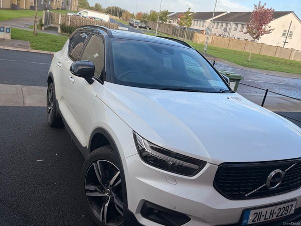Volvo XC40 Estate, Petrol Plug-in Hybrid, 2021, White