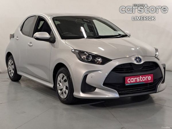 Toyota Yaris Hatchback, Petrol Hybrid, 2022, Silver