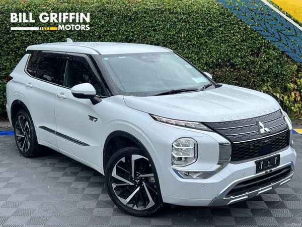 Mitsubishi Outlander SUV, Petrol Hybrid, 2022, White