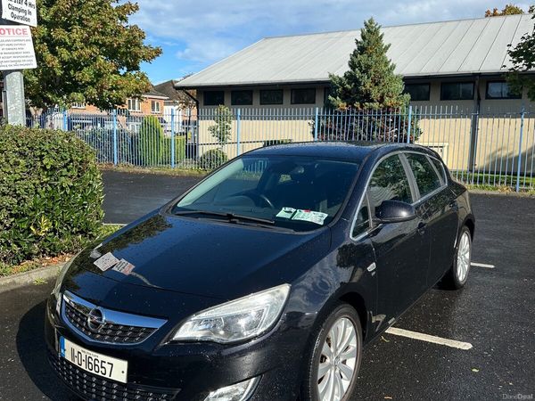 Opel Astra Hatchback, Diesel, 2011, Black