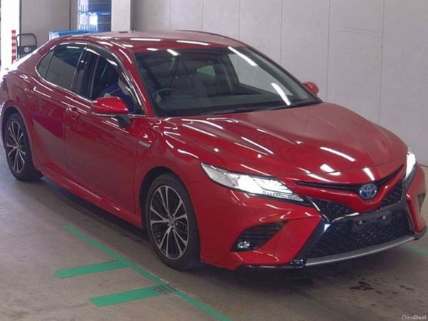 Toyota Camry Saloon, Petrol Hybrid, 2019, Red