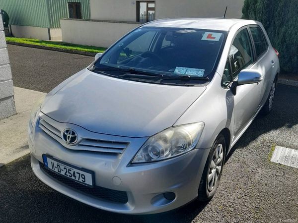 Toyota Auris Hatchback, Diesel, 2011, Silver