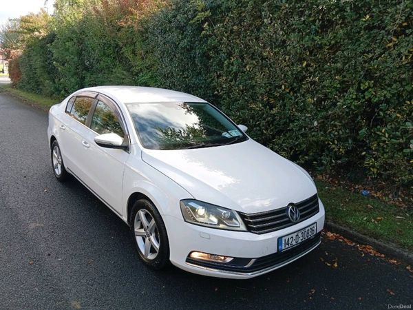 Volkswagen Passat Saloon, Petrol, 2014, White