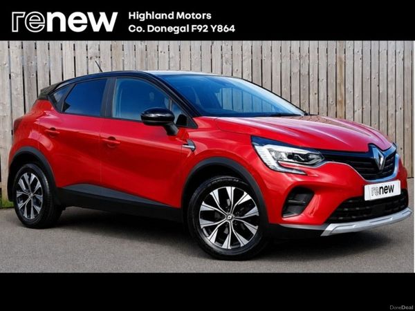 Renault Captur Hatchback, Petrol, 2022, Red