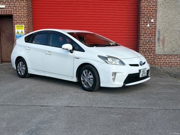 Toyota Prius Hatchback, Petrol Hybrid, 2014, White