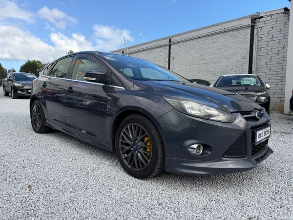 Ford Focus Hatchback, Petrol, 2013, Grey