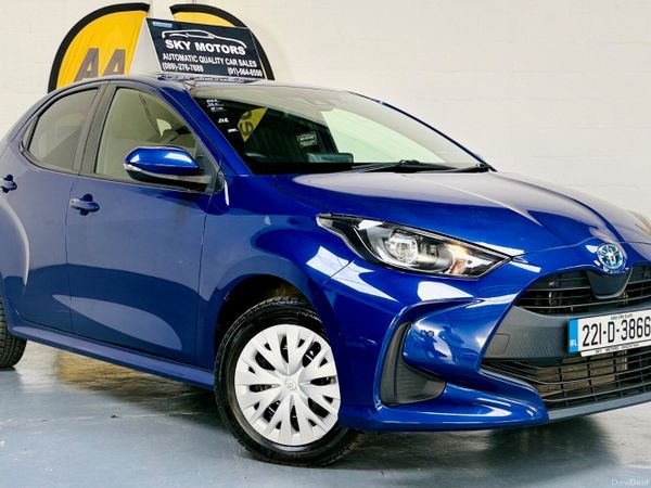 Toyota Yaris Hatchback, Petrol Hybrid, 2022, Blue