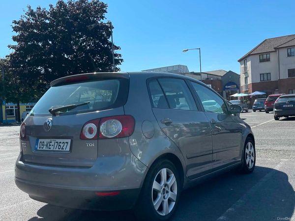 Nissan Tiida Saloon, Diesel, 2009, Silver