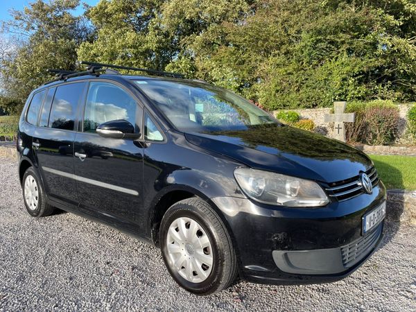 Volkswagen Touran MPV, Diesel, 2011, Black