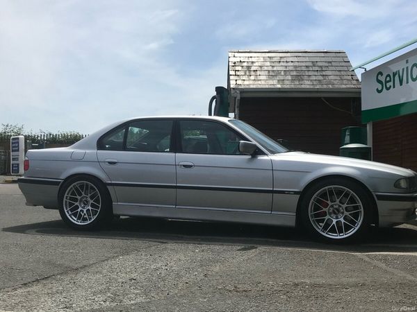 BMW 7-Series Saloon, Petrol, 2000, Silver