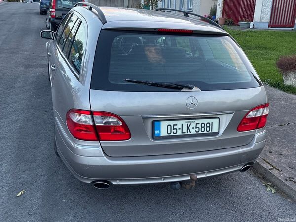 Mercedes-Benz E-Class Estate, Petrol, 2005, Silver