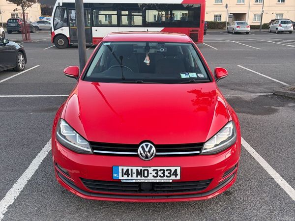 Volkswagen Golf Hatchback, Petrol, 2014, Red