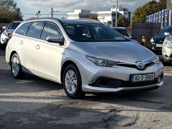Toyota Auris Hatchback, Petrol Hybrid, 2016, Silver