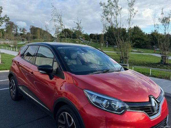 Renault Captur Hatchback, Petrol, 2016, Red