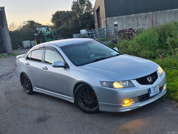 Honda Accord Saloon, Petrol, 2003, Silver
