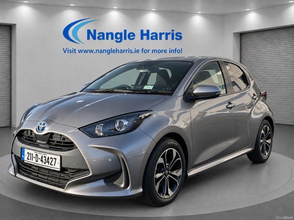 Toyota Yaris Hatchback, Petrol Hybrid, 2021, Silver