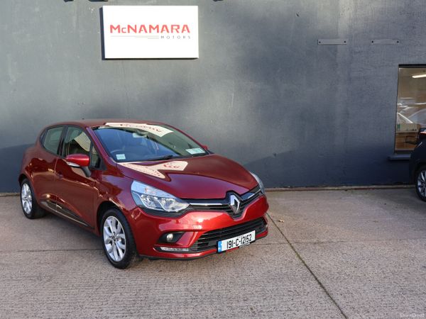 Renault Clio Hatchback, Petrol, 2019, Red