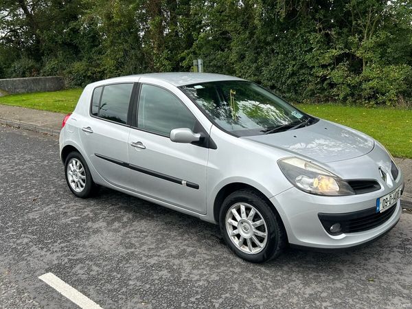 Renault Clio Hatchback, Petrol, 2009, Silver