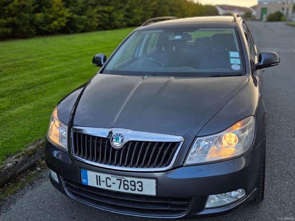Skoda Octavia Estate, Diesel, 2011, Grey