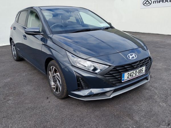 Hyundai i20 Hatchback, Petrol, 2024, Grey