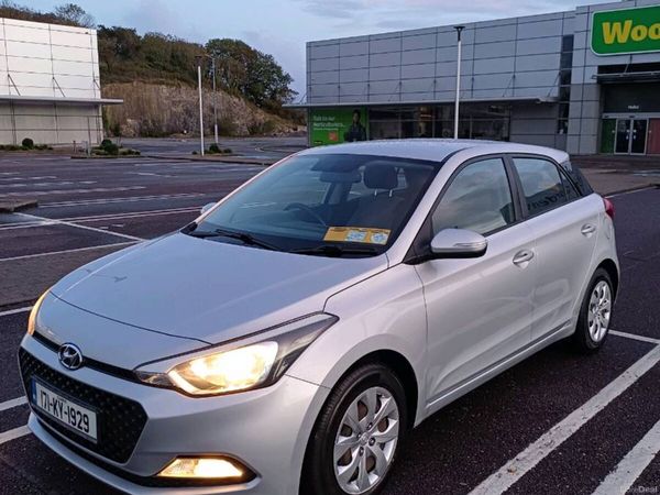 Hyundai i20 Hatchback, Petrol, 2017, Grey