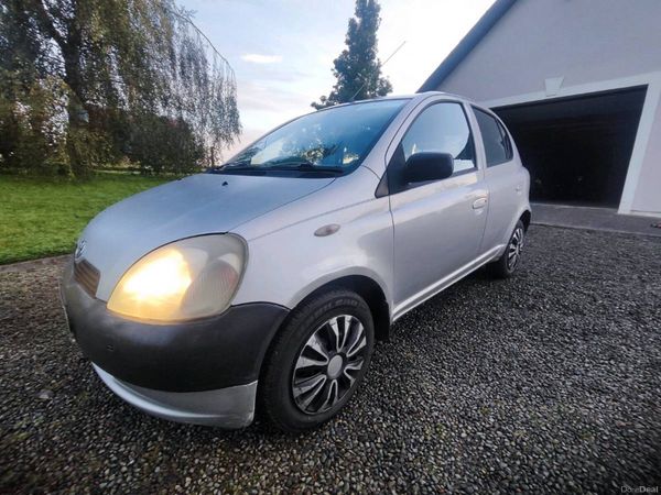 Toyota Yaris Hatchback, Petrol, 2001, Silver