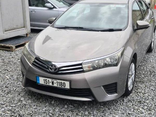 Toyota Corolla Saloon, Diesel, 2015, Bronze