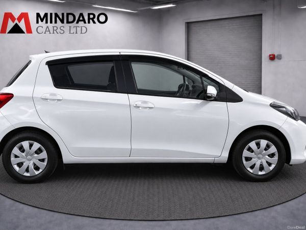 Toyota Yaris Hatchback, Petrol, 2016, White