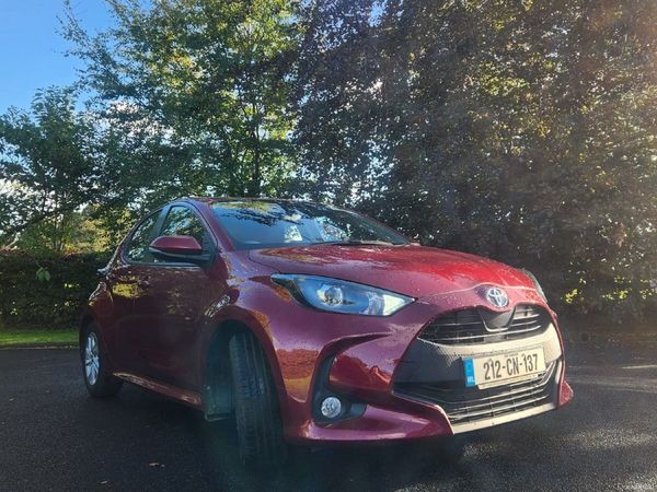 Toyota Yaris Hatchback, Petrol Hybrid, 2021, Red