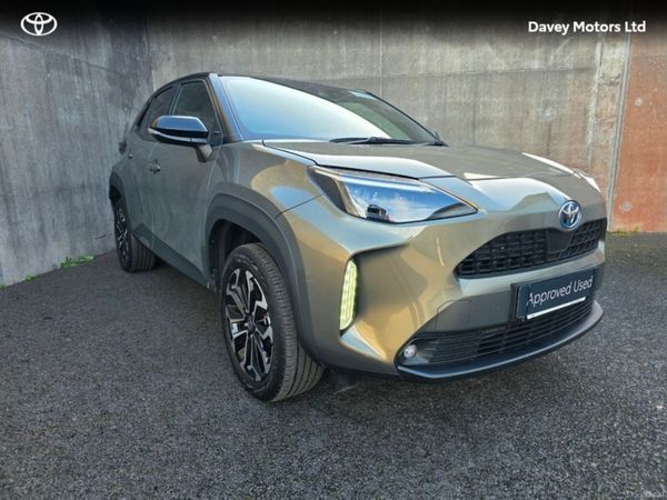 Toyota Yaris Cross Hatchback, Petrol Hybrid, 2024, Green