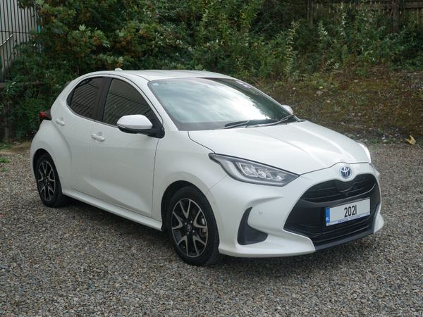 Toyota Yaris Hatchback, Petrol Hybrid, 2021, White
