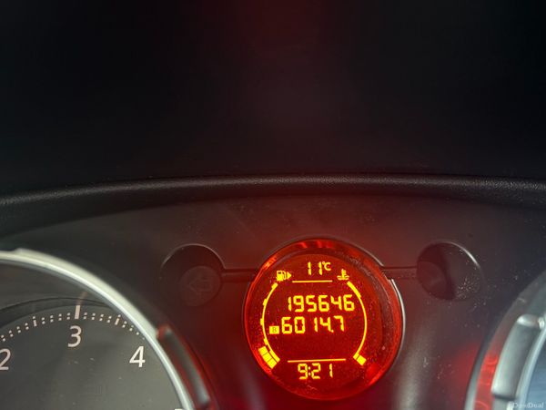 Nissan Qashqai Hatchback, Diesel, 2009, Brown
