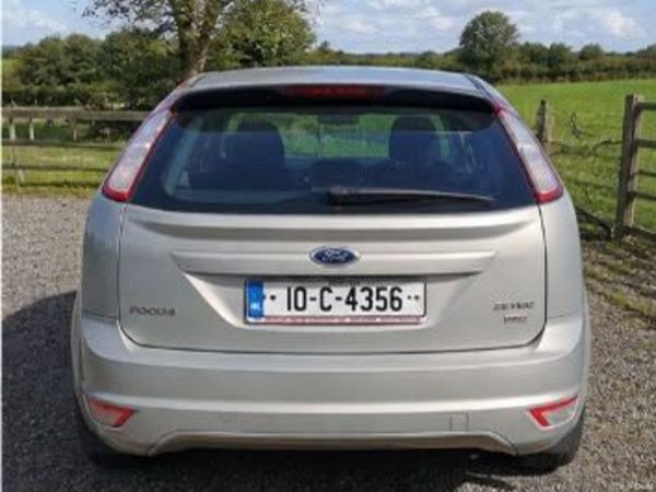 Ford Focus Hatchback, Diesel, 2010, Gold