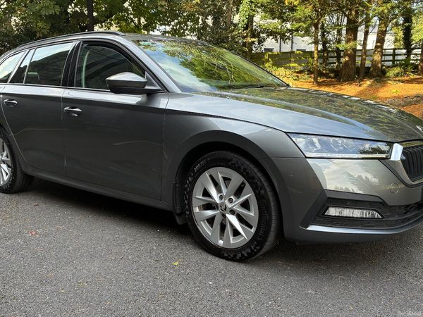 Skoda Octavia Estate, Diesel, 2023, Grey