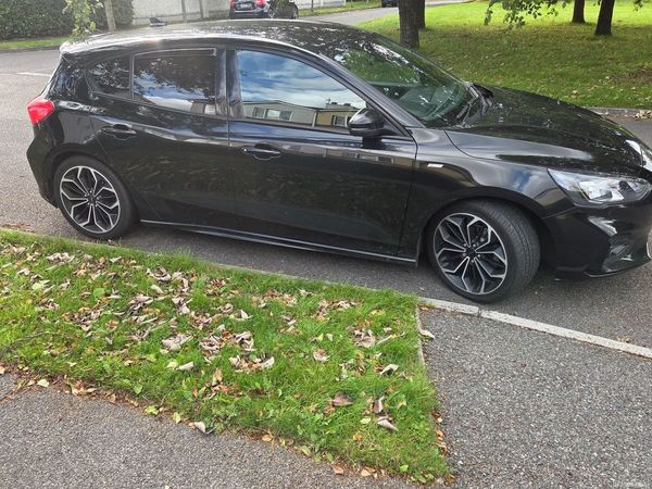 Ford Focus Hatchback, Diesel, 2021, Black