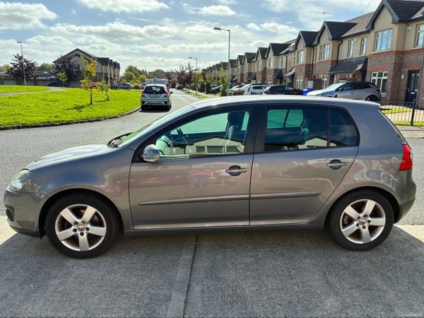 Volkswagen Golf Hatchback, Petrol, 2008, Grey