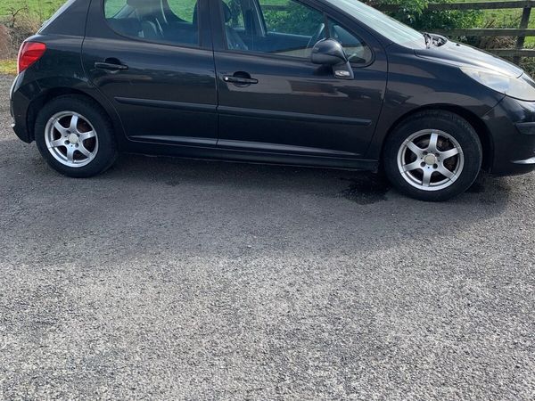 Peugeot 207 Hatchback, Diesel, 2010, Black