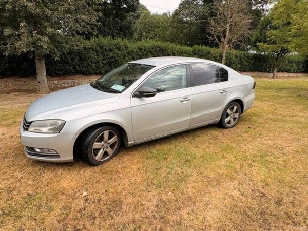 Volkswagen Passat Saloon, Diesel, 2011, Silver