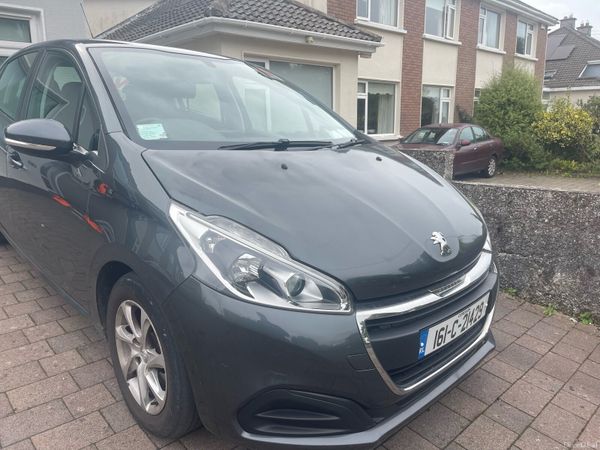 Peugeot 208 Hatchback, Petrol, 2016, Grey