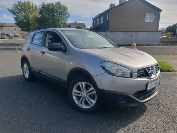 Nissan Qashqai Hatchback, Diesel, 2013, Silver