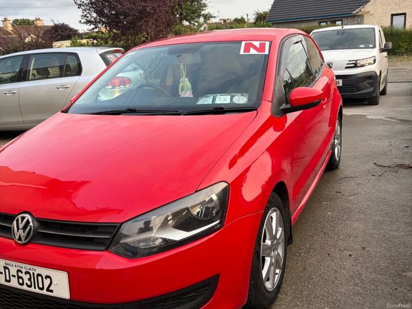 Volkswagen Polo Hatchback, Petrol, 2011, Red