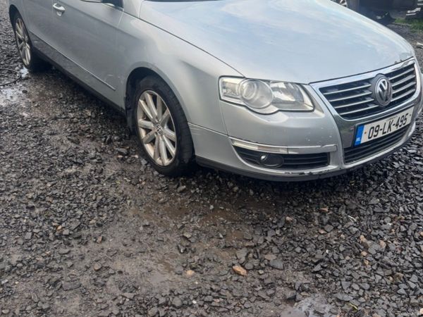 Volkswagen Passat Saloon, Diesel, 2009, Silver