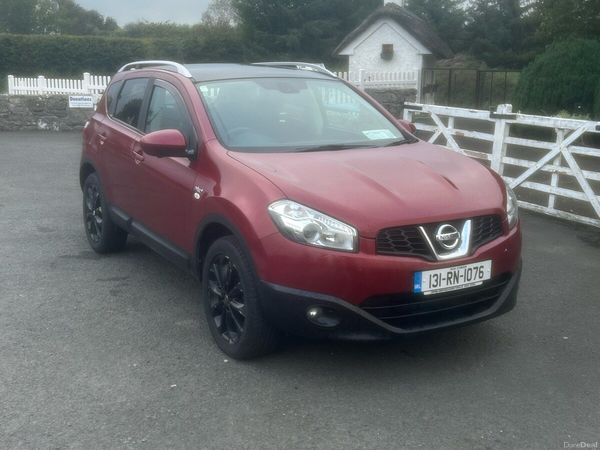 Nissan Qashqai Hatchback, Diesel, 2013, Red