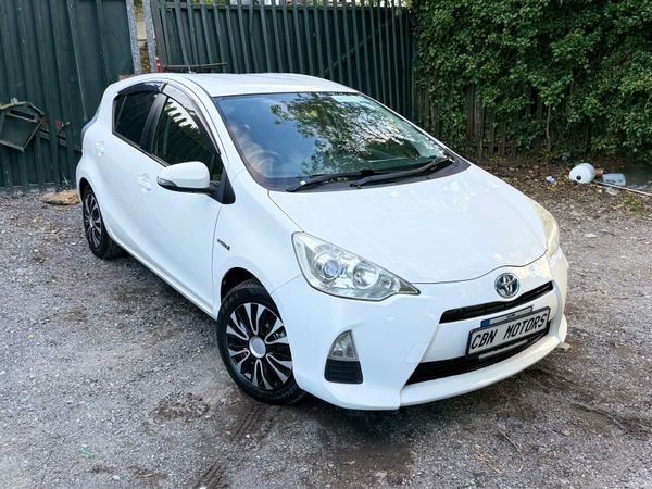 Toyota Aqua Hatchback, Petrol Hybrid, 2014, White