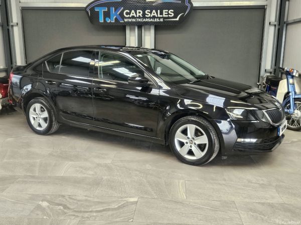Skoda Octavia Hatchback, Diesel, 2019, Black