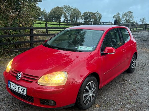 Volkswagen Golf Hatchback, Petrol, 2007, Red