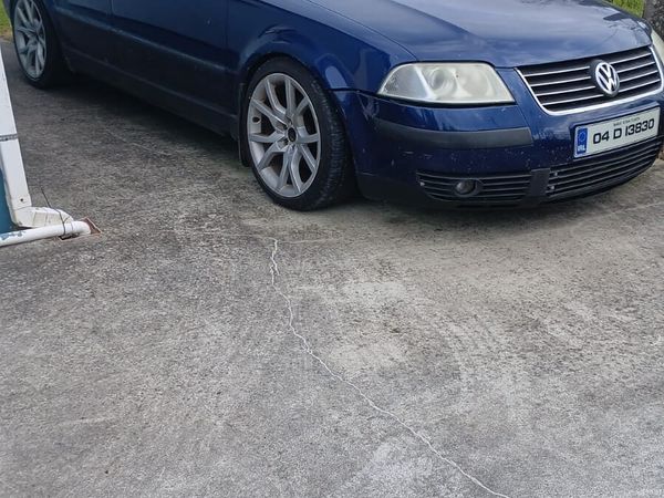 Volkswagen Passat Saloon, Diesel, 2004, Blue