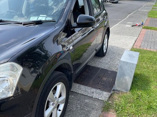 Nissan Qashqai Hatchback, Diesel, 2009, Black