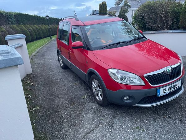 Skoda Roomster MPV, Petrol, 2012, Red